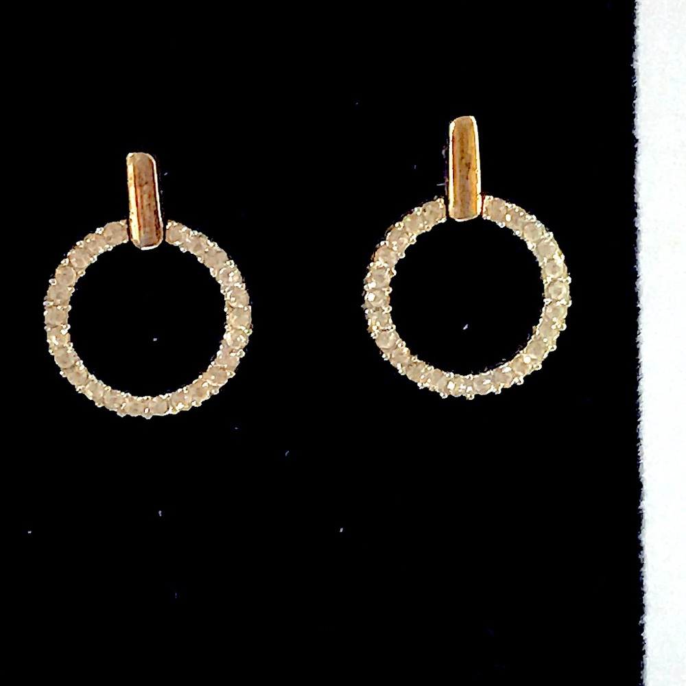 Elegant crystal and gold pierced earrings